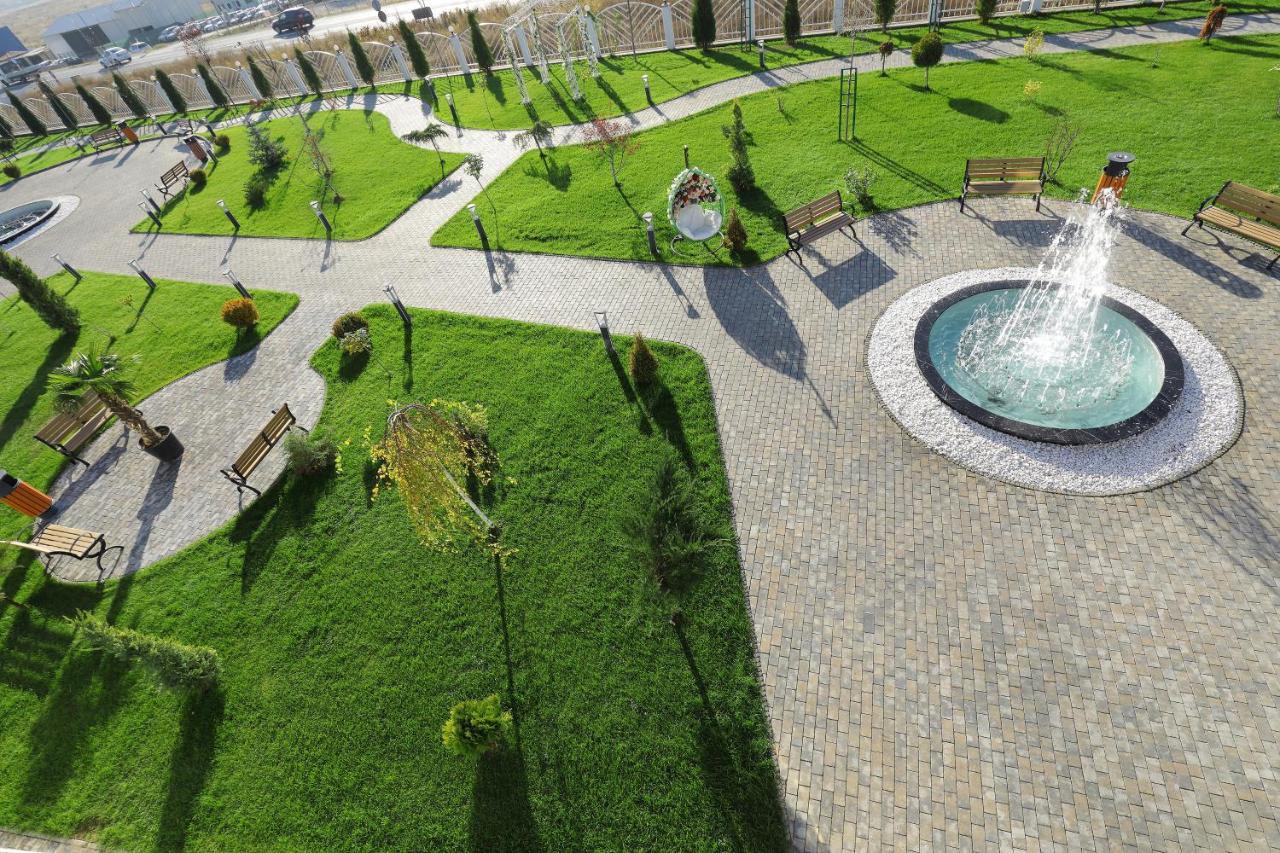 Hotel Meliss Events Craiova Exterior foto