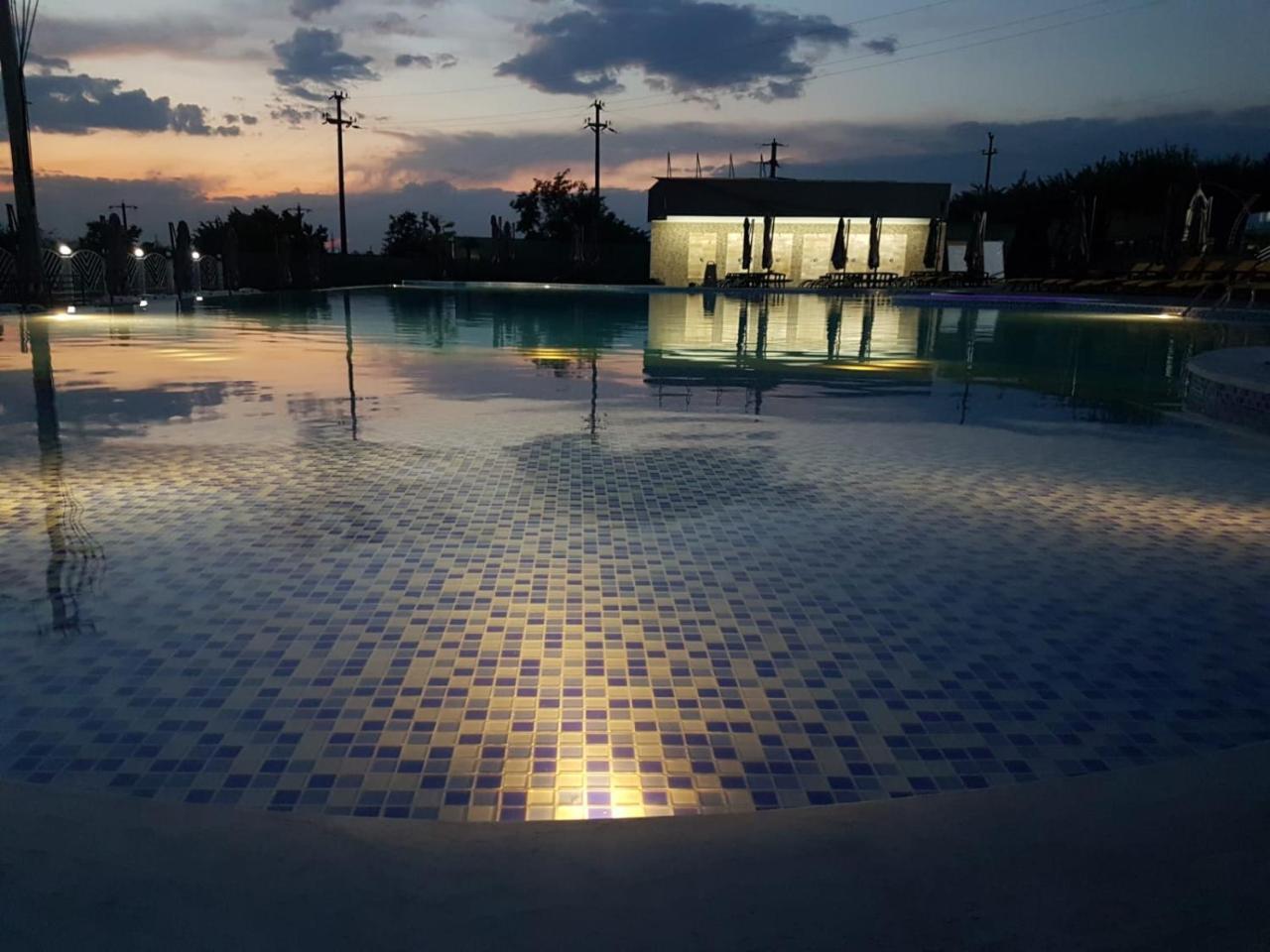 Hotel Meliss Events Craiova Exterior foto